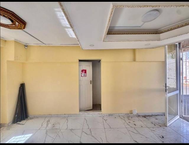 120M² FULL FLOOR TO LET IN BULWER